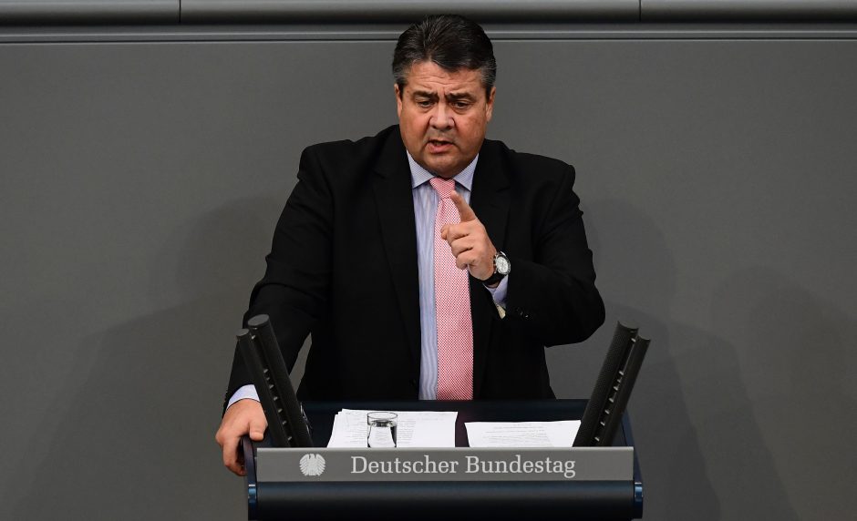 Kandidatas į Vokietijos kanclerio postą žada remti „Nord Stream 2“
