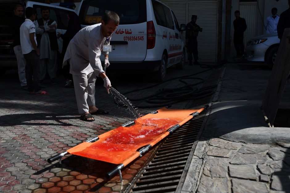 Kabule per išpuolį šiitų mečetėje žuvo mažiausiai 20 žmonių