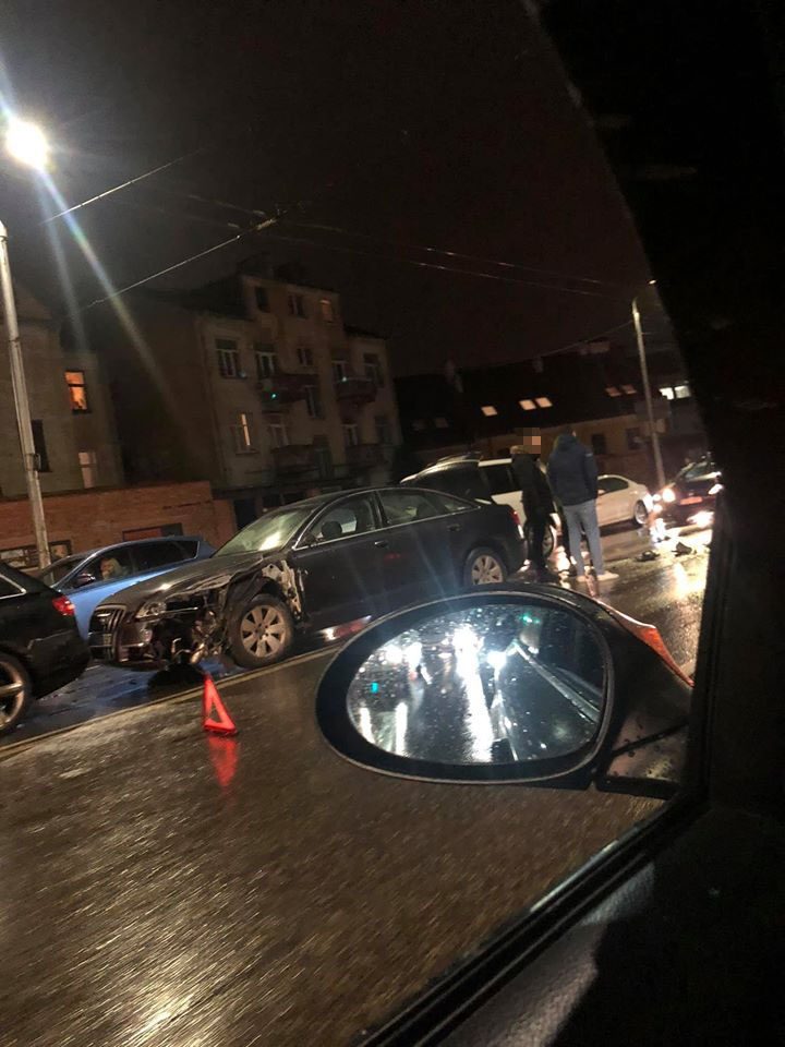 Prie Kauno pilies – trijų automobilių avarija