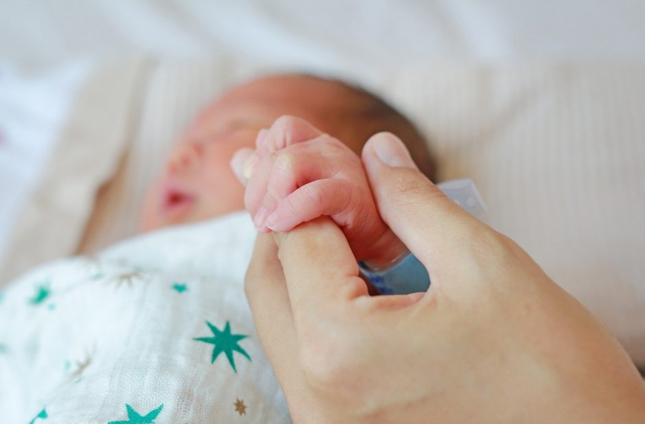 Dėl kraujavimo į smegenis Kauno ligoninėje atsidūręs kūdikis – sunkios būklės
