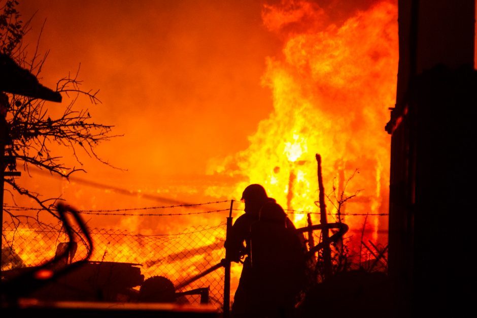 Šių metų gaisrų statistika džiugina, bet su nerimu laukiama šildymo sezono