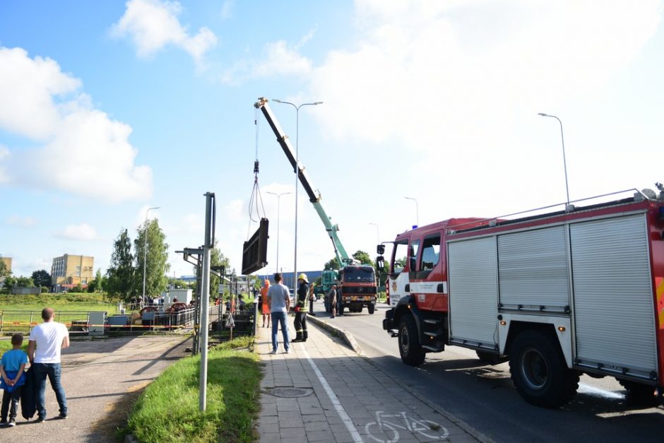 Patvinęs Nevėžis jau semia laukus, pasiruošta evakuoti gyventojus, paskelbta ekstremali situacija