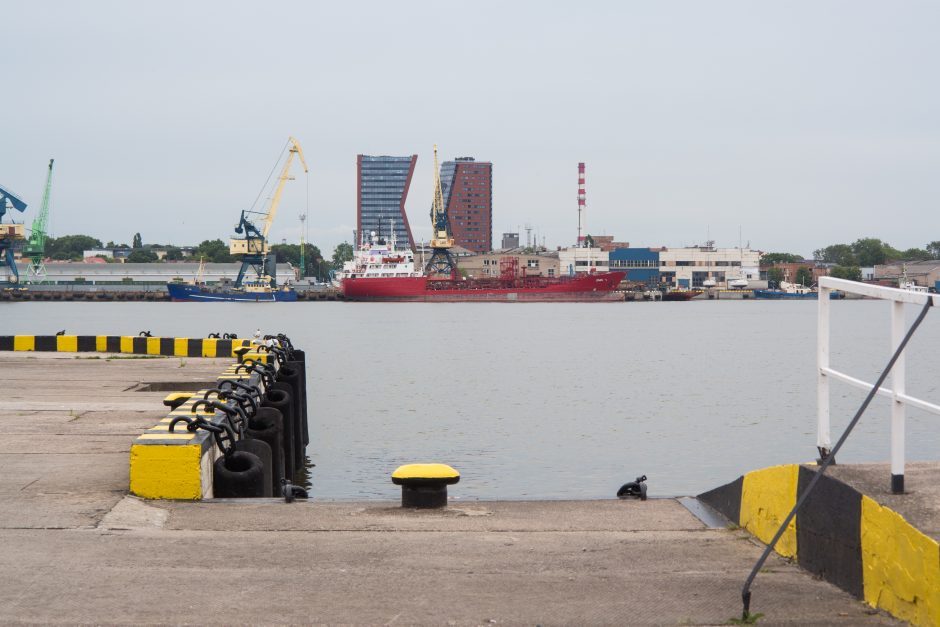 Laivyba Klaipėdos uoste vyksta, bet vis dar su apribojimais