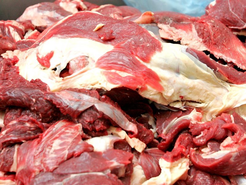 Išaiškintas nelegalus žvėrienos konservų cechas: aiškinamasi, iš kur gauta mėsa
