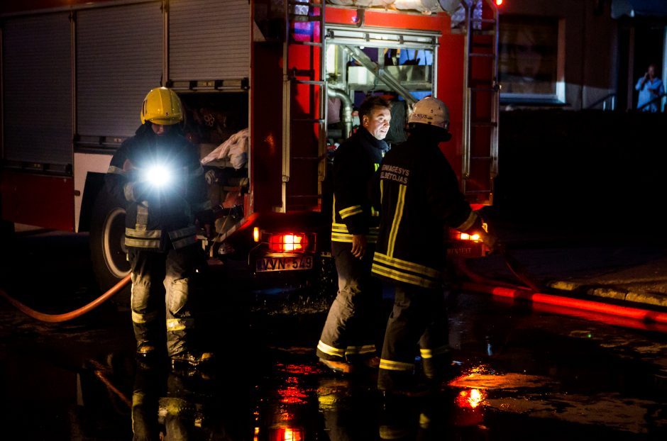 Pražūtingas gaisras Vilniuje nusinešė žmogaus gyvybę