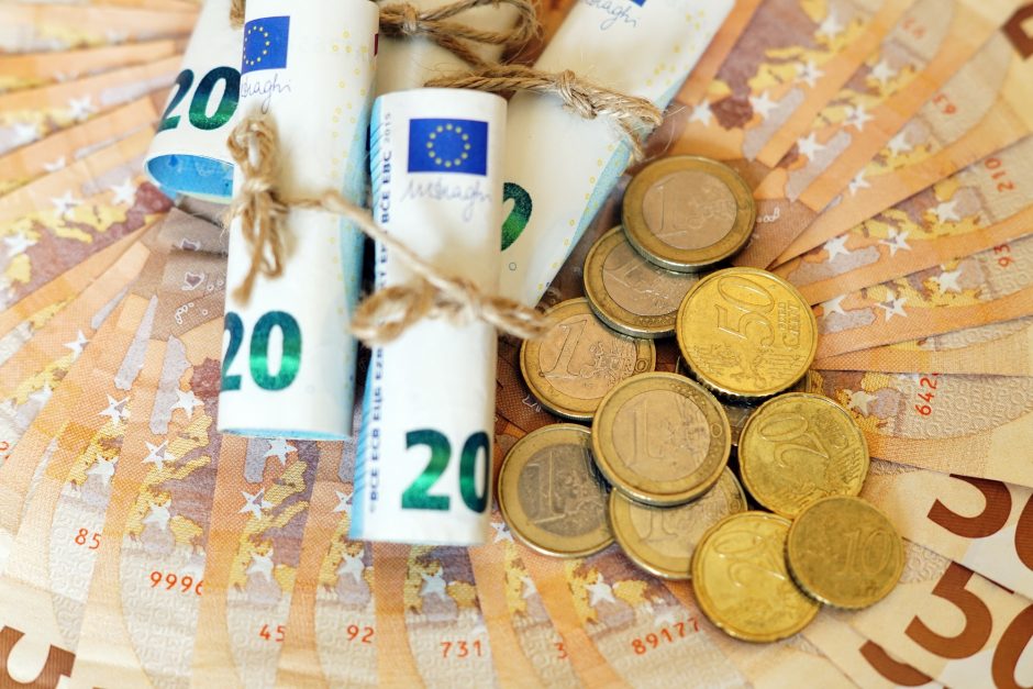 Sausį–gegužę valstybės ir savivaldybių biudžetai gavo 991,9 mln. eurų daugiau nei pernai tuo metu 