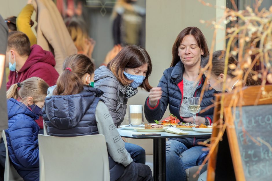 Kaunas tiesia pagalbos ranką verslui: lauko kavinėms – mokestinės lengvatos 