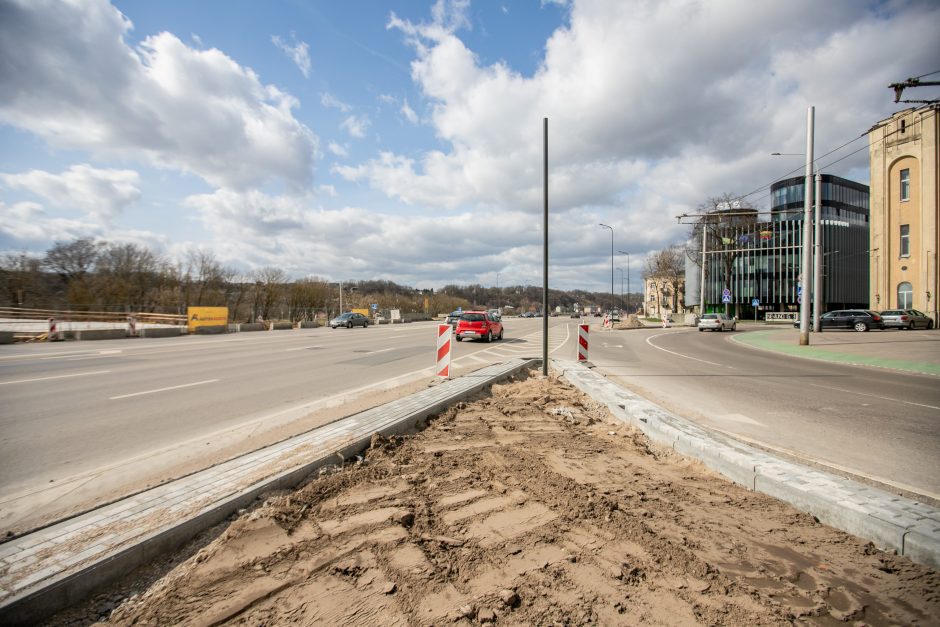 Karaliaus Mindaugo prospekte – eismo chaosas: avarinės situacijos ir vairuotojų barniai