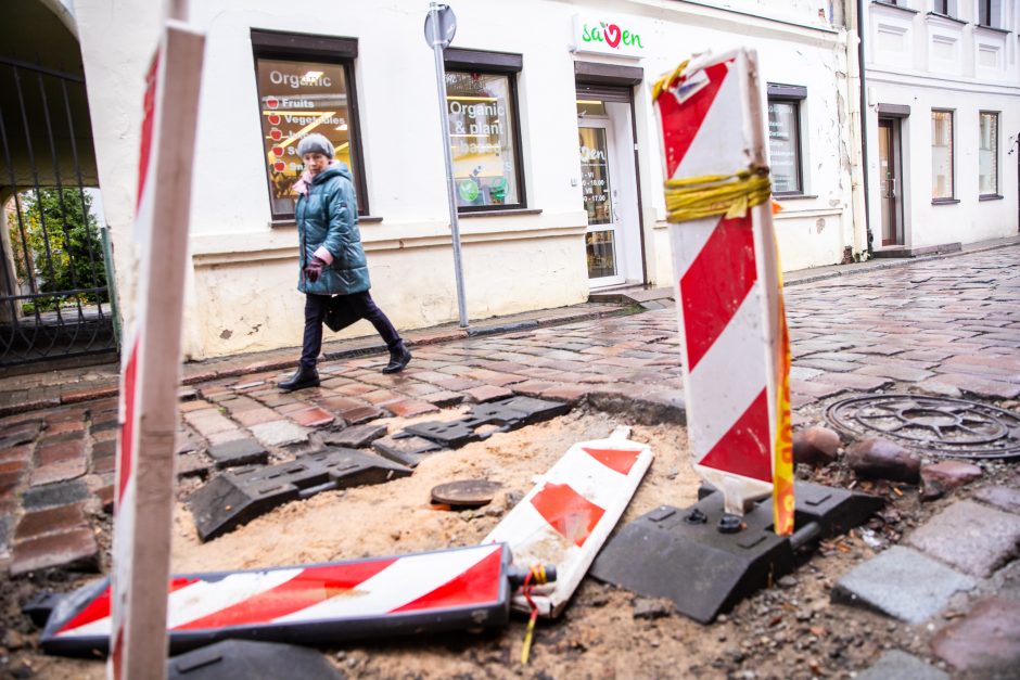 Senamiesčio gyventojus iš proto varo vis atsiveriančios duobės