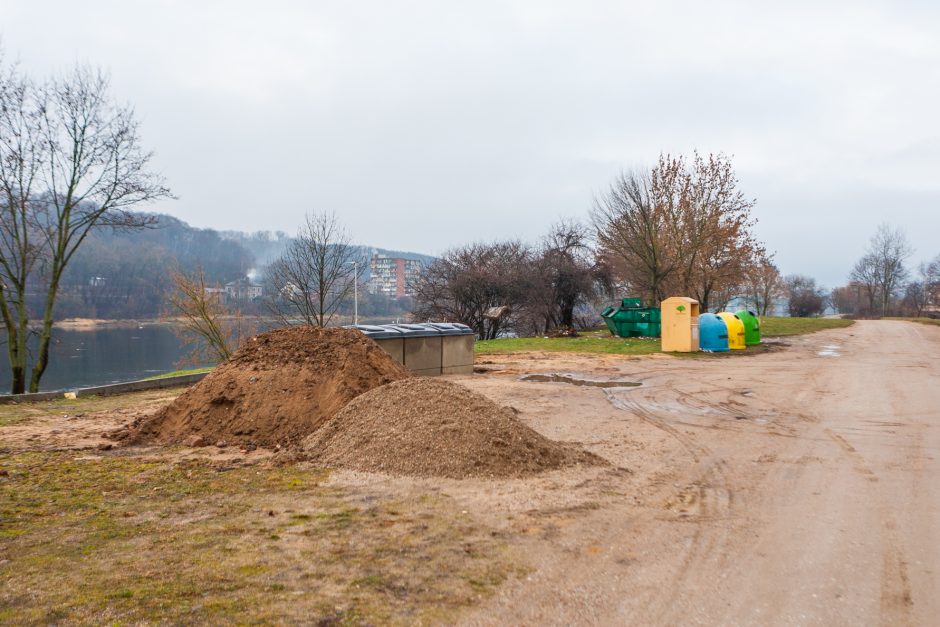 Supykdė požeminiai konteineriai prie lauko treniruoklių: turėsime kentėti dvoką?