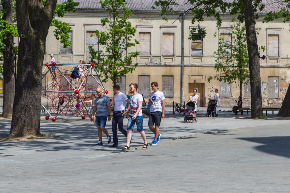 Baksnoja į rekonstruotą Laisvės alėją: jei nuleidi galvą, tampa šiek tiek nejauku