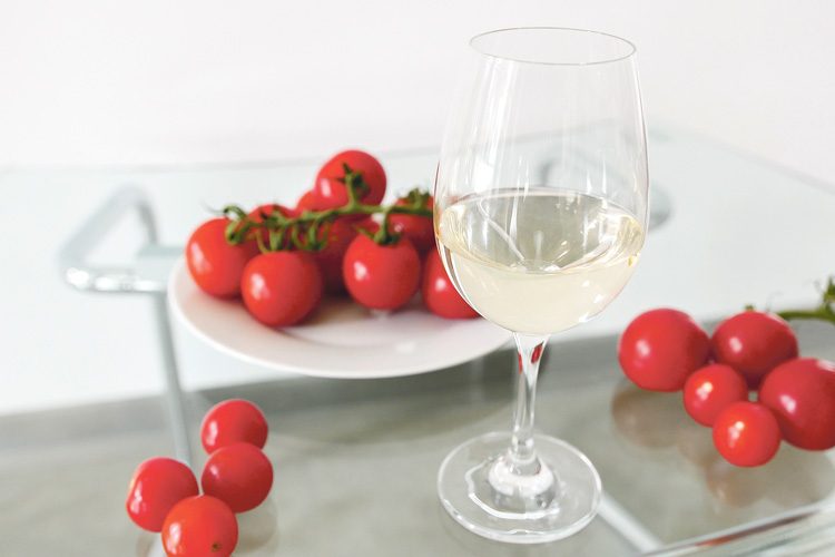 Jauna maisto technologė stebina pomidorų vyno eksperimentais