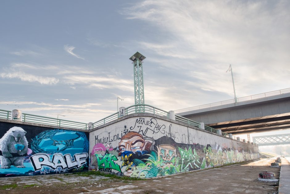 Dovanos gatvės menininkams: naujos legalaus piešimo sienos ir grafičių festivalis