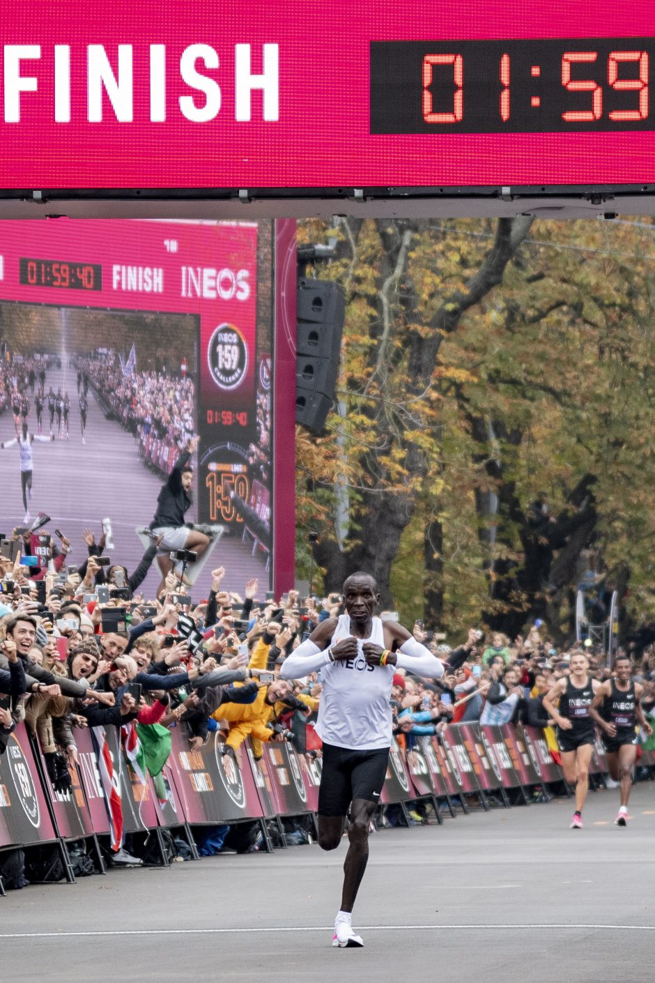 Naujos žmogaus galimybių ribos – bėgikas maratoną įveikė greičiau nei per 2 val.