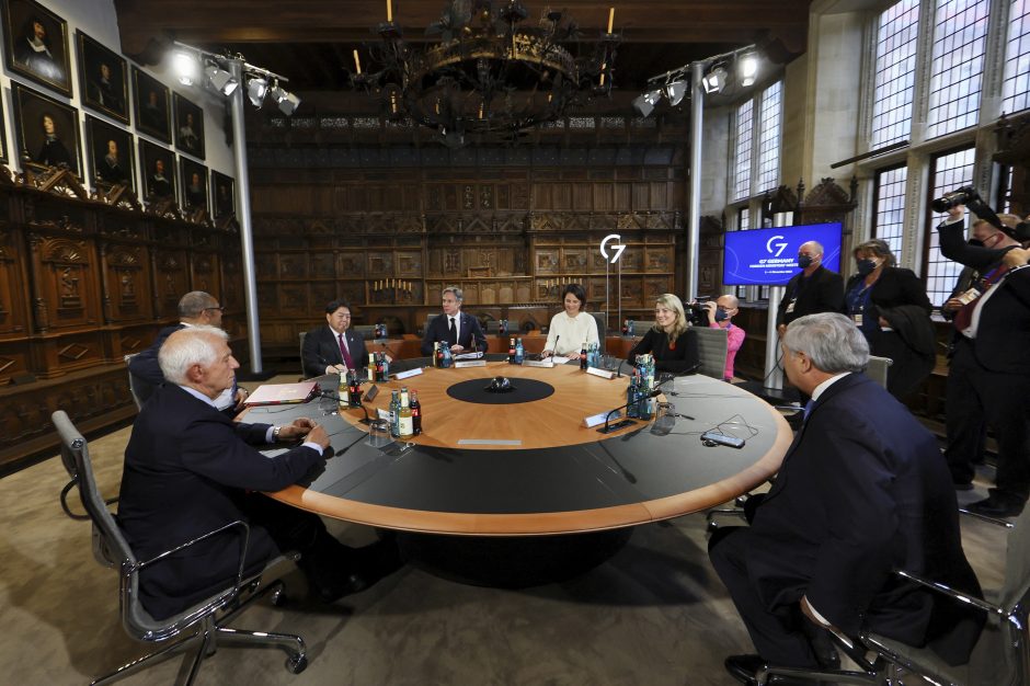 G-7 pasmerkė neatsakingą Rusijos branduolinę retoriką