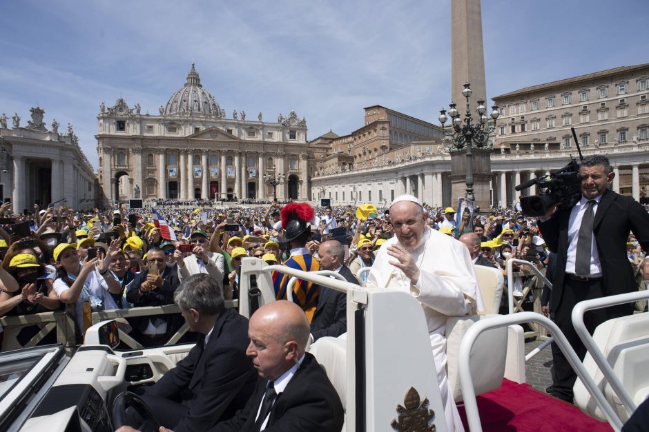 Popiežius paskelbė dešimt naujų šventųjų
