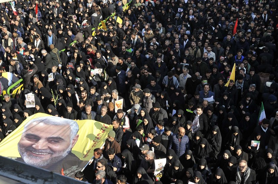 Per Q. Soleimani laidotuvių procesiją susidarius spūsčiai žuvo daugiau nei 50 žmonių