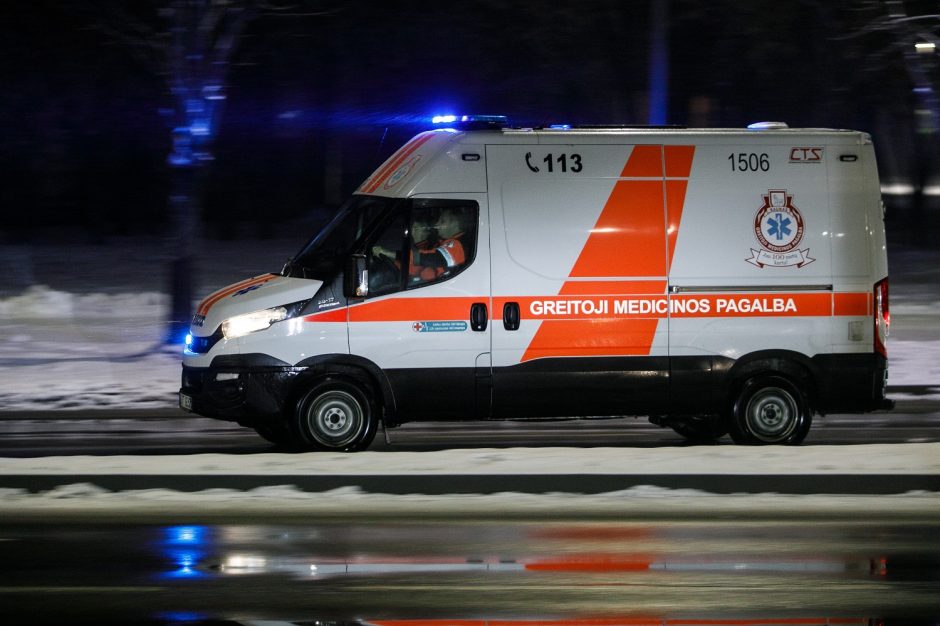 Konfliktas Jonavoje: iš „Mercedes-Benz“ – tiesiai į ligoninę