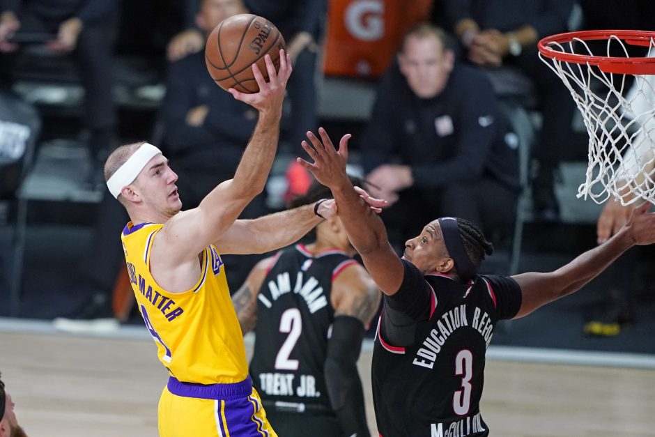 Įspūdingi „Lakers“ žvaigždžių pasirodymai garantavo vietą Vakarų pusfinalyje