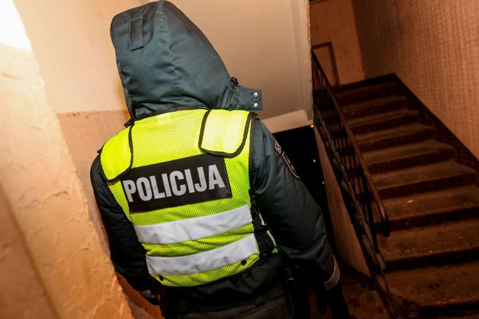Policijos operacija viename iš Kauno „juodųjų taškų“: ieškota vieno nusikaltimo įkalčių, rasta kito?