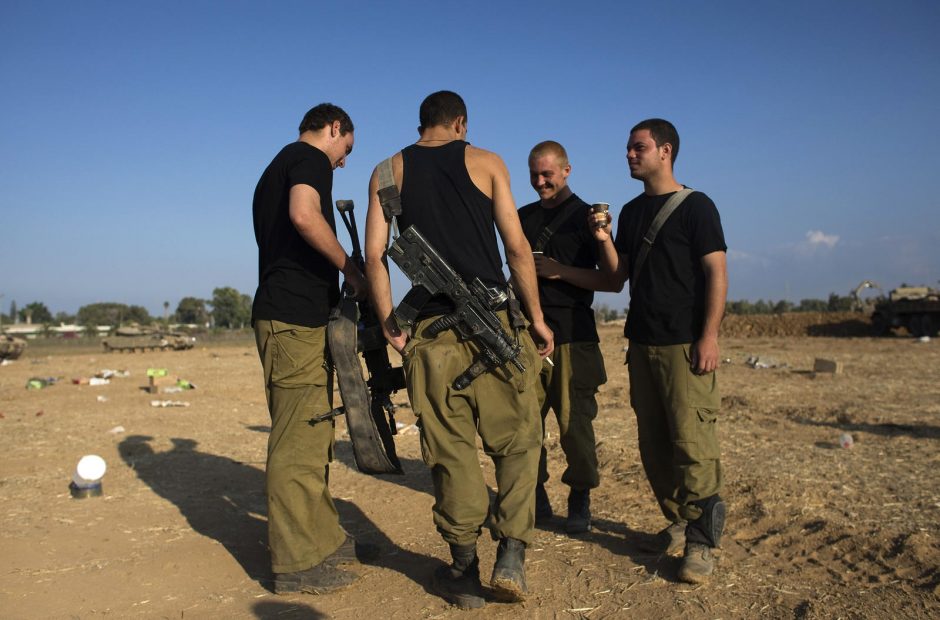 Izraelio kariai nukovė įtariamą palestinietį užpuoliką