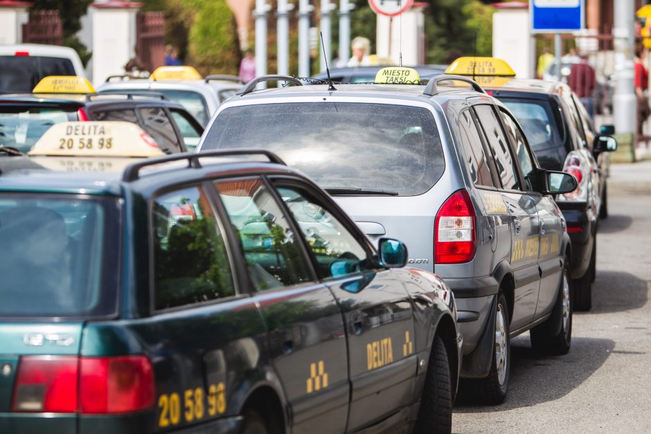Klaipėdos gatvėse daugėja nelegalių taksi