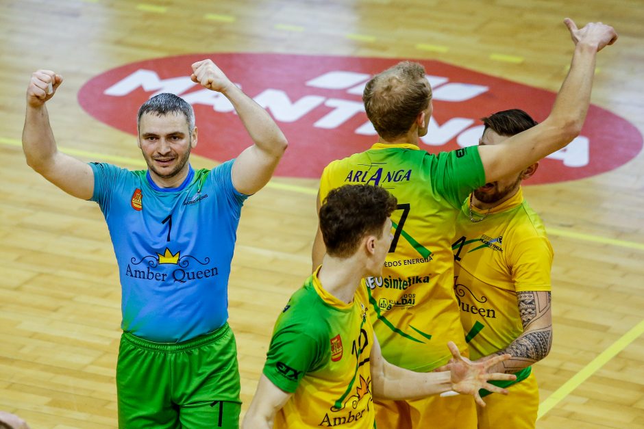 Lietuvos tinklinio čempionate – nelengvos lyderių pergalės