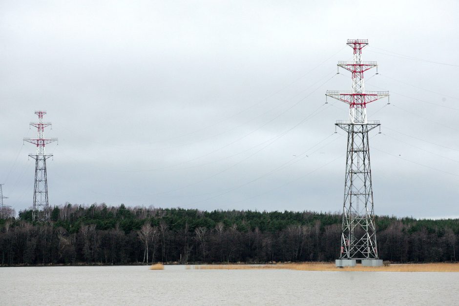 Kuršių nerijoje elektros oro linijas pakeis požeminiai kabeliai