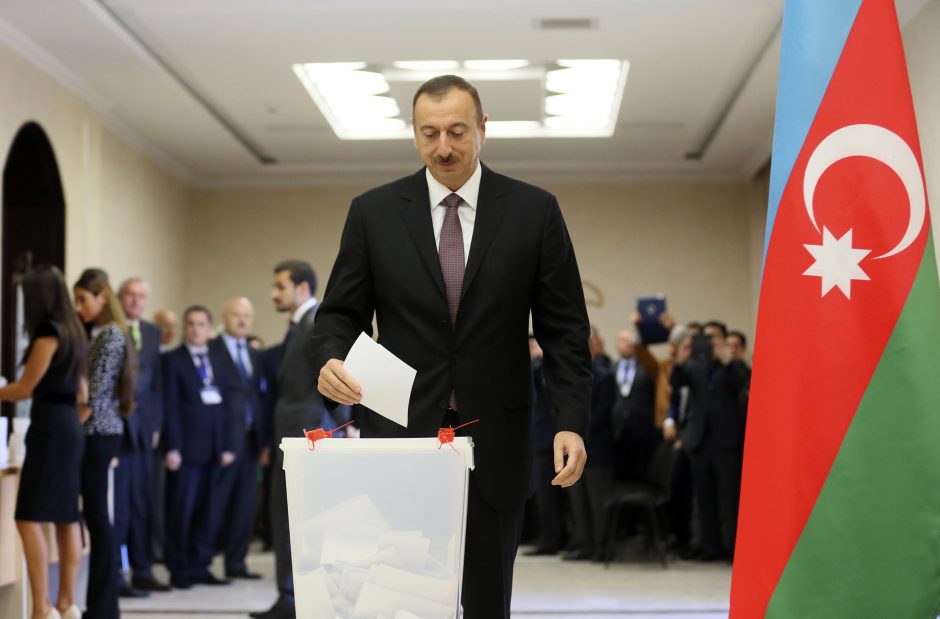 Azerbaidžano prezidentas suteikė malonę režimo kritikams