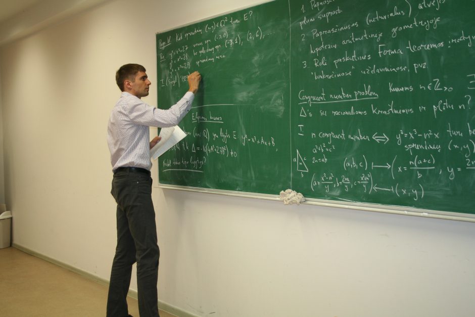 Kalifornijos universiteto matematikas: formules išmokti lengviau nei kūrybingumo 