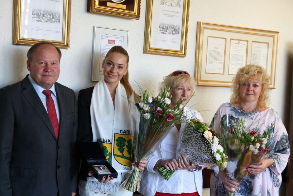 Garliaviškė „Mis Lietuva“ ruošiasi šturmuoti konkursą „Mis Pasaulis“
