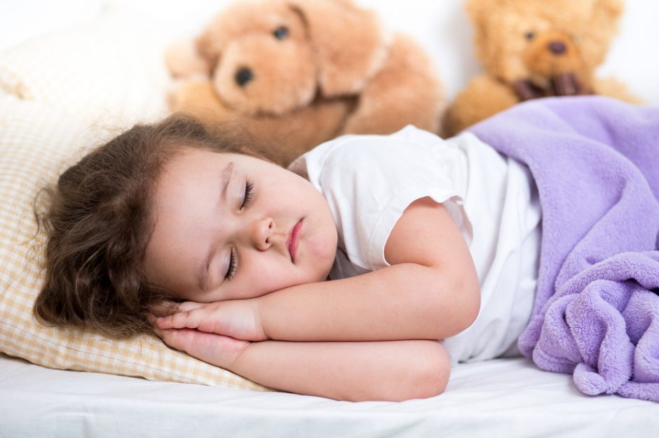 Ką daryti, jei vaikas nenori eiti miegoti?