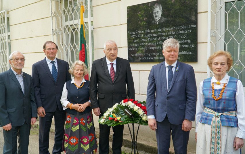 Kaune atidengta J. P. Aleksai skirta atminimo lenta