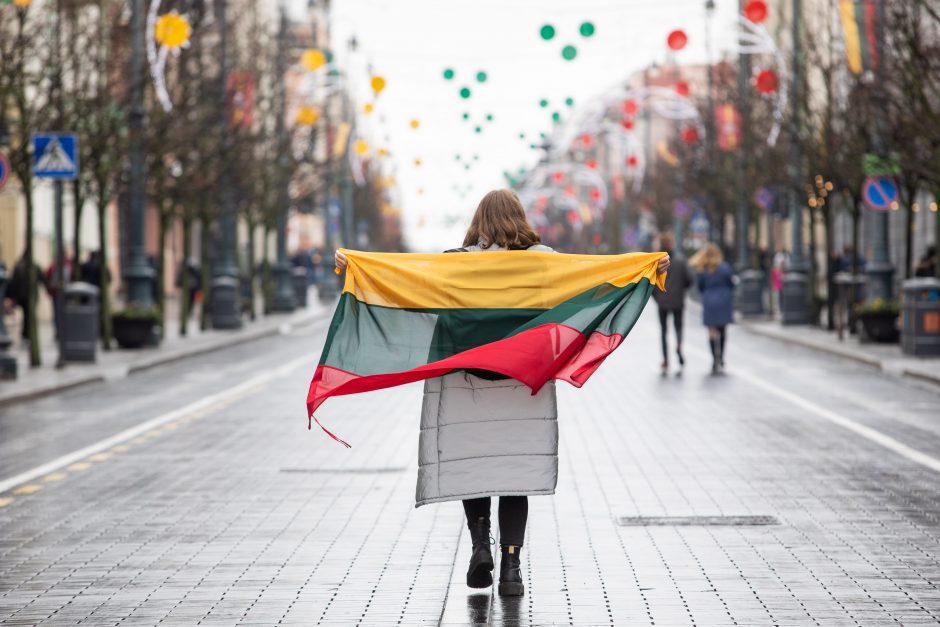 Beveik pusė Lietuvos gyventojų vis dar nepatenkinti demokratijos kokybe šalyje