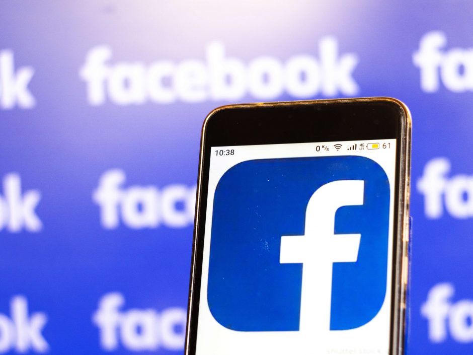 „Facebook“ eros pabaiga? Paaugliai renkasi kitas platformas