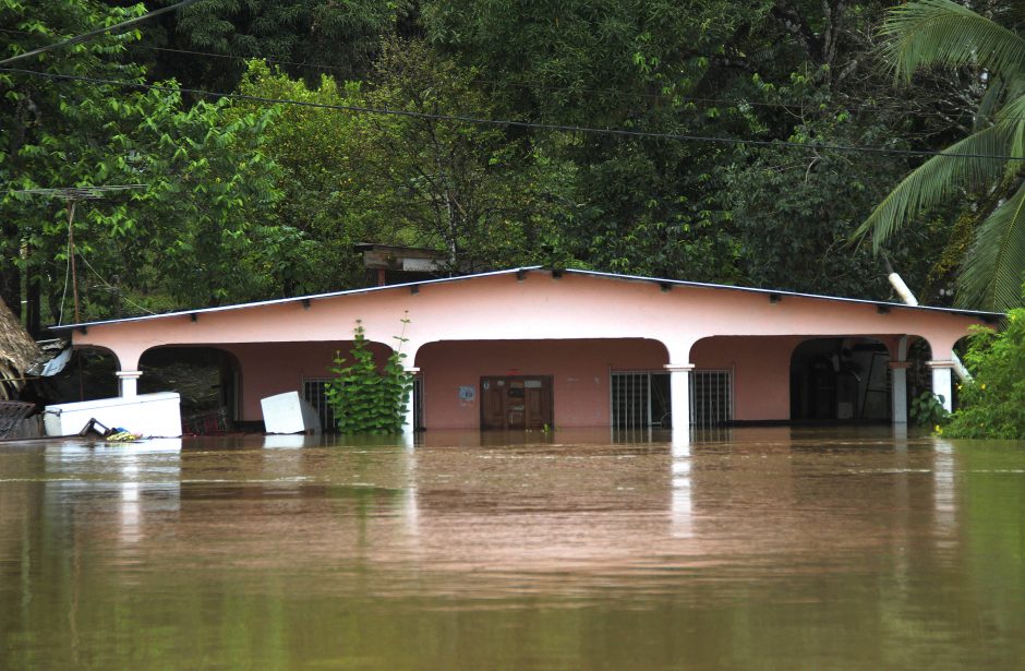 Panamoje per staigų potvynį nuskendo 11 vienos šeimos narių