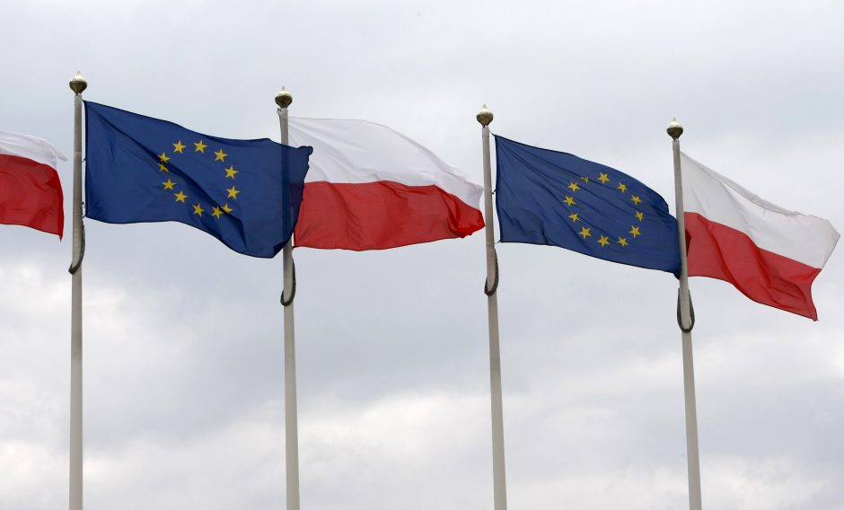 Briuselis padavė Lenkiją į ES teismą