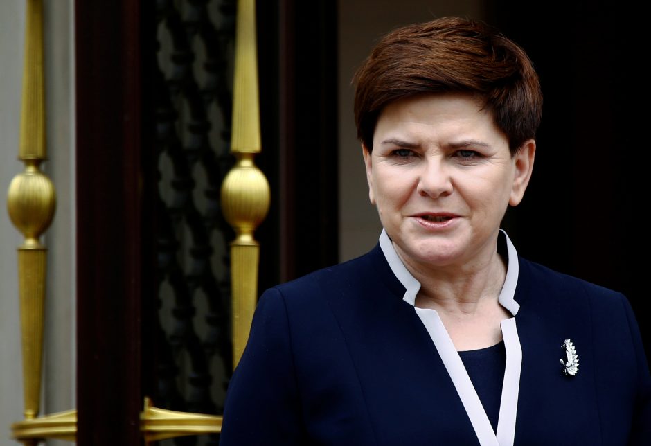Lenkijos premjerė pažadėjo niekada nenusilenkti ES ultimatumams
