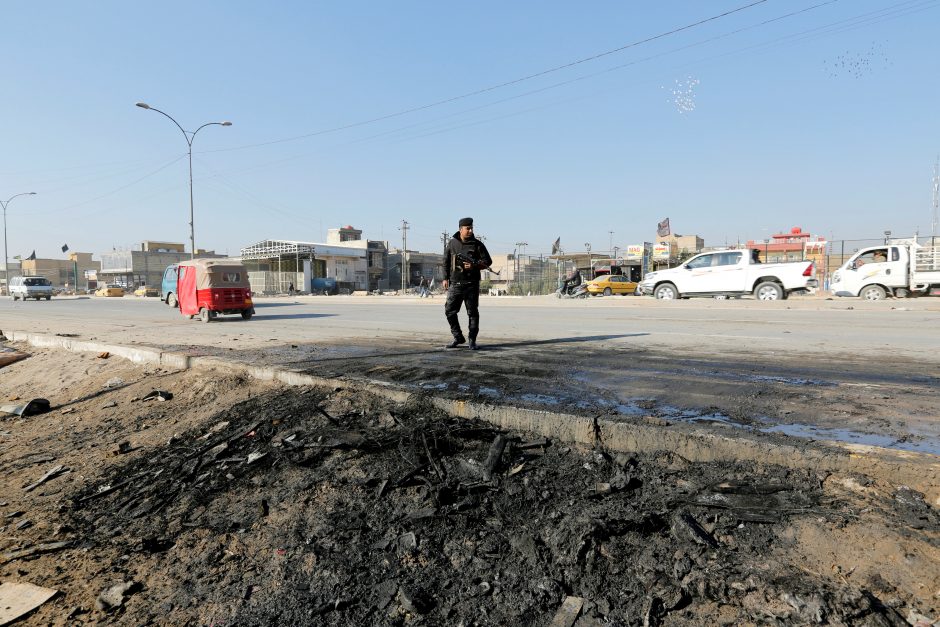 Bagdado turguje sprogus automobiliui žuvo mažiausiai devyni žmonės