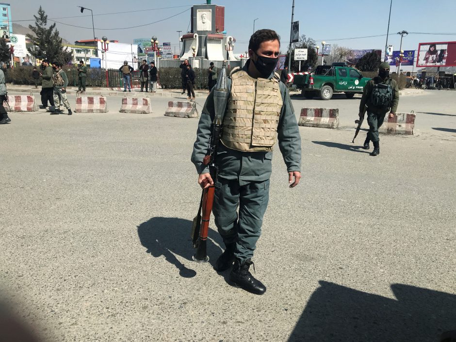 Kabule netoli svarbaus politinio susirinkimo griaudėjo sprogimai 