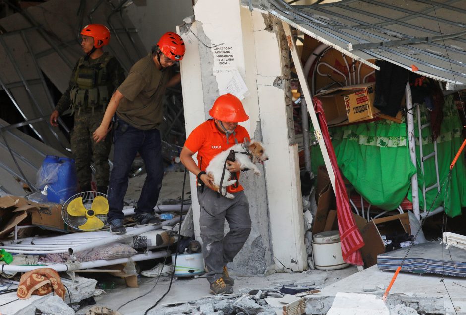Filipinuose per žemės drebėjimą sužeisti daugiau kaip 50 žmonių