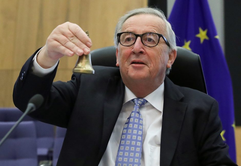 J. C. Junckeris paguldytas į ligoninę sudėtingai operacijai
