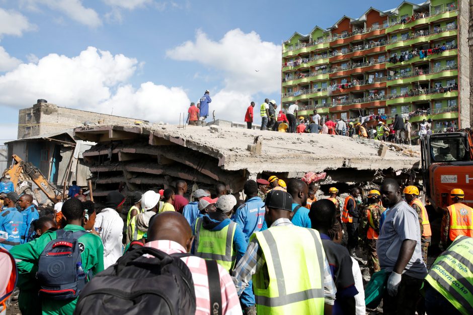 Nairobyje sugriuvo šešių aukštų pastatas, žuvo mažiausiai du žmonės