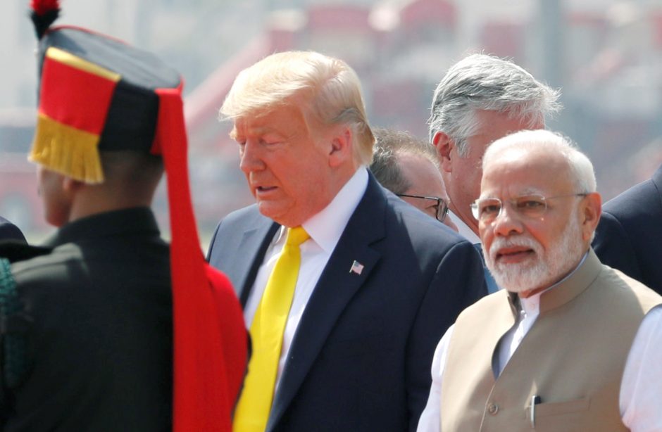 D. Trumpas per didžiulį mitingą Indijoje gyrė N. Modi