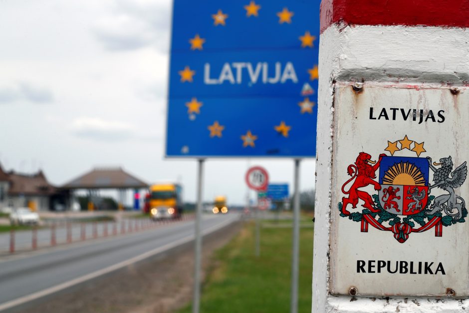 Į Latviją atvykstantys asmenys privalės pateikti neigiamą COVID-19 testą