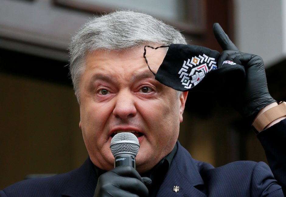 Buvęs Ukrainos prezidentas P. Porošenka hospitalizuotas dėl COVID-19