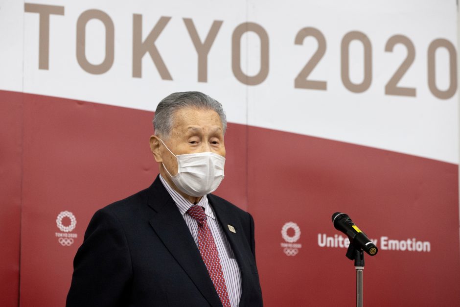 Tokijo olimpiados vadovas dėl seksistinių pastabų atsistatydins