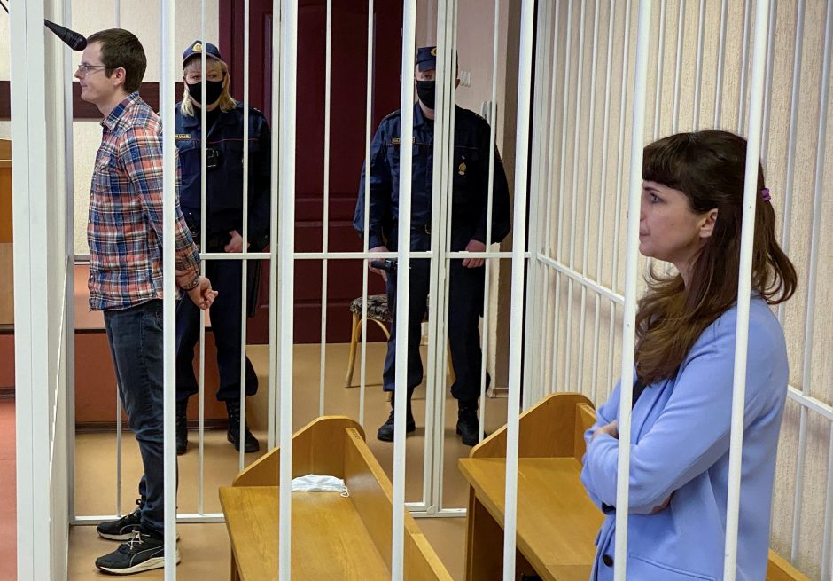 Baltarusijos žurnalistė K. Barysevič ir gydytojas A. Sarokinas nuteisti kalėti