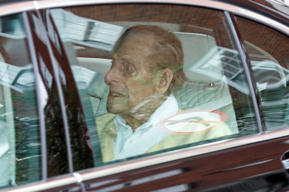 Karalienės Elizabeth II sutuoktinis princas Philipas išvyko iš ligoninės