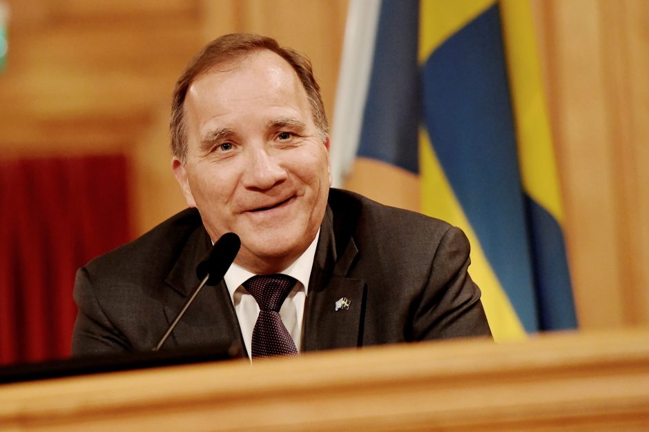 Švedijos parlamentas nuverstą premjerą vėl patvirtino vyriausybės vadovu